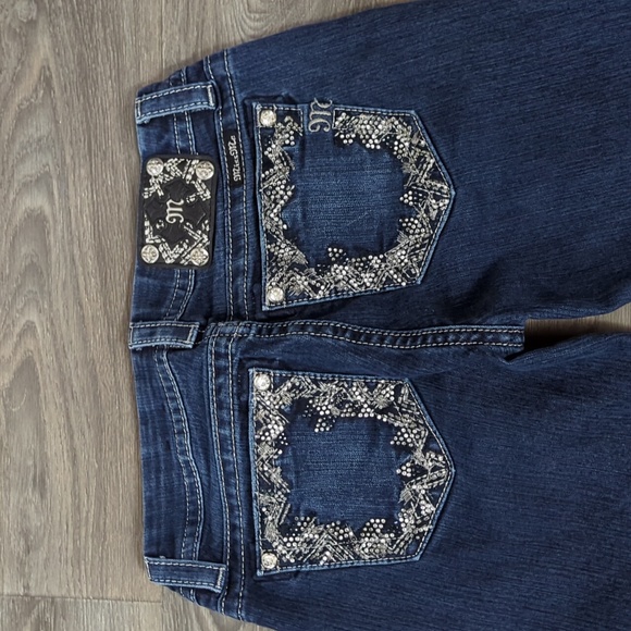 Like New Miss Me Rhinestone Studded Dark Jeans 28x31 easy boot - Picture 4 of 10